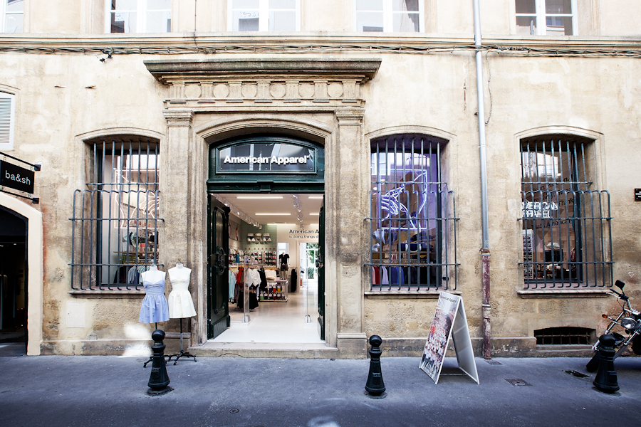 aldo_paredes_american_apparel_aix_en_provence_boutique_hd-2