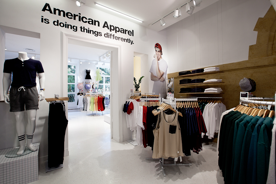 aldo_paredes_american_apparel_aix_en_provence_boutique_hd-26