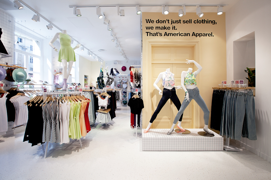 aldo_paredes_american_apparel_aix_en_provence_boutique_hd-28