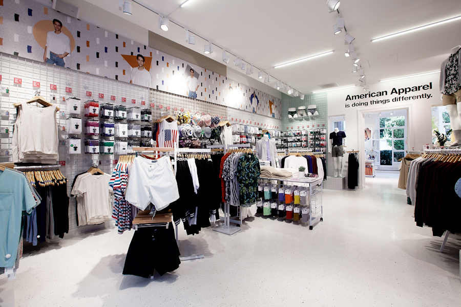 aldo_paredes_american_apparel_aix_en_provence_boutique_hd-4