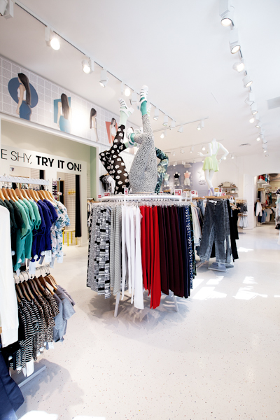 aldo_paredes_american_apparel_aix_en_provence_boutique_hd-41