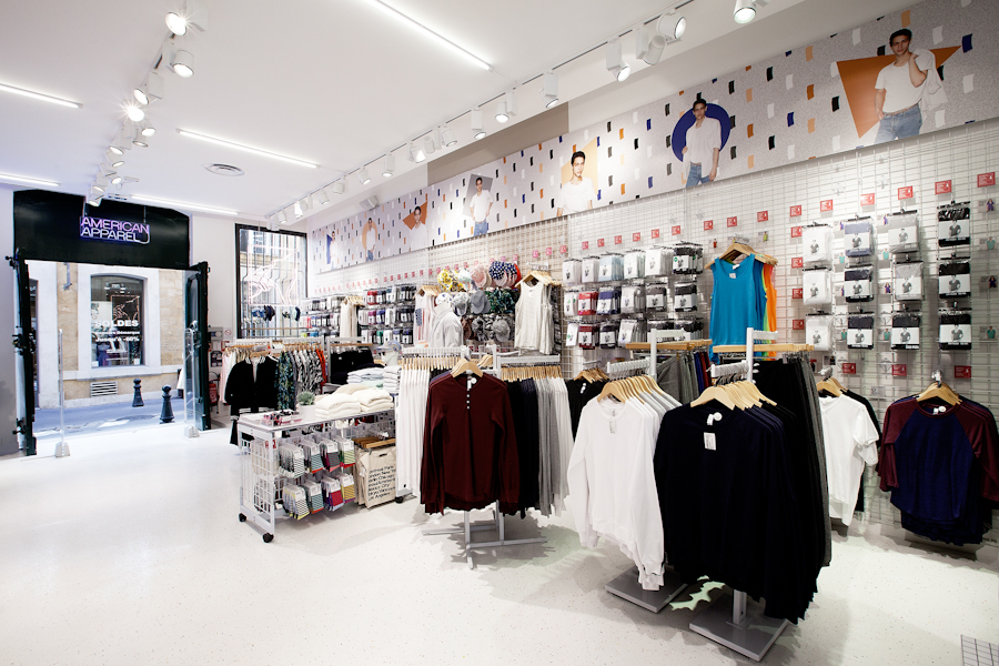 aldo_paredes_american_apparel_aix_en_provence_boutique_hd-7