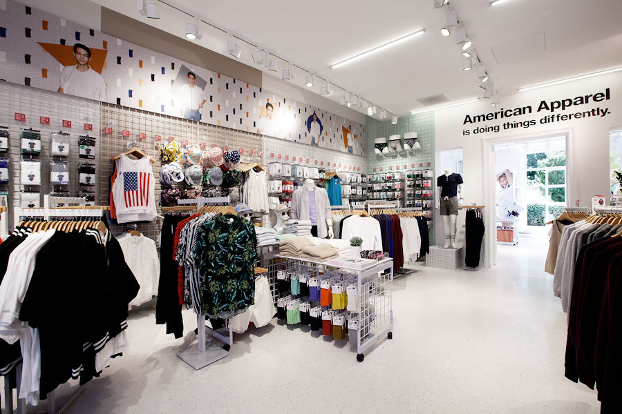 aldo_paredes_american_apparel_aix_en_provence_boutique_hd-8